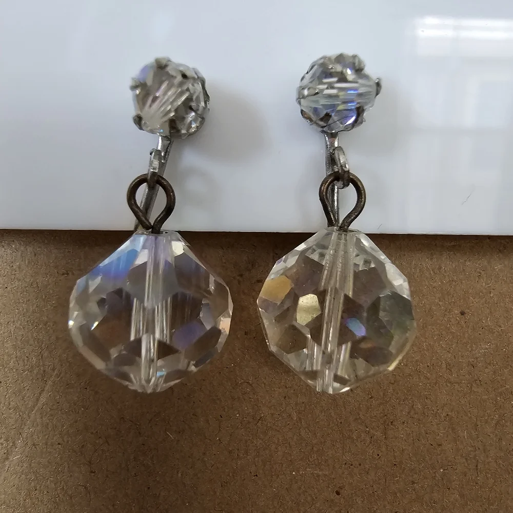 Vintage 1950s Aurora Borealis Crystal Drop Clip-On Earrings Iridescent AB Glass
